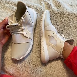 ADIDAS Womens Tubular Defiant Casual Shoes